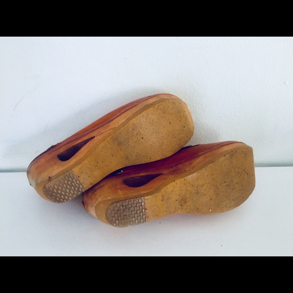 SOLD Vintage leather Platform Clogs cut out Wood - Picture 7 of 7